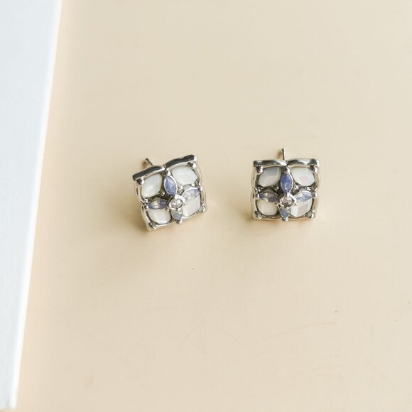 Kendra Scott Dira Stone Collection. Silver Ivory Mix Stud Earrings - Picture 1 of 4